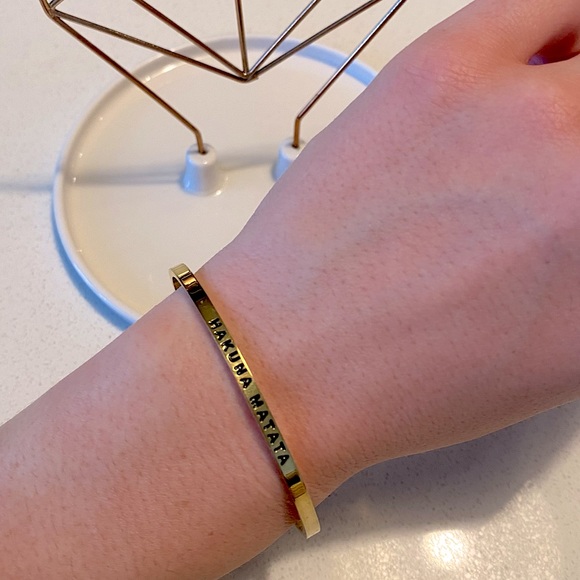 Gold Mantra Band - “Hakuna Matata” bracelet - Picture 3 of 5